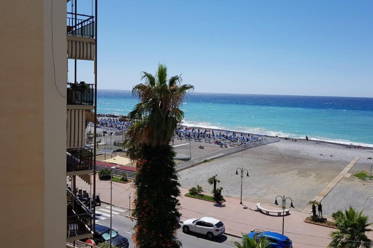 Casalmare Sabina Appartement Ventimiglia Buitenkant foto